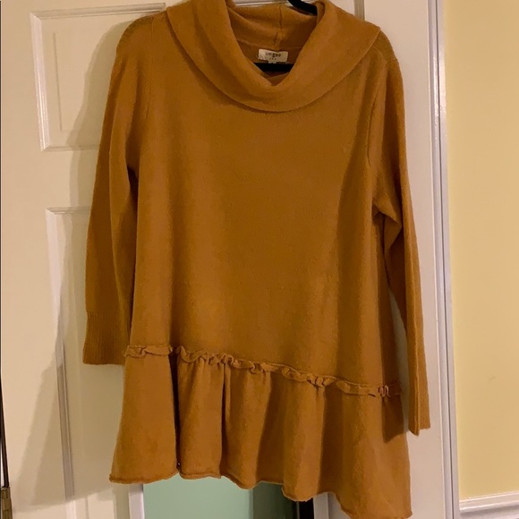 Umgee Mustard/Yellow sweater - Picture 1 of 3